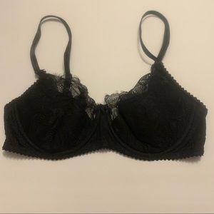 Victoria Secret 34C lightly lined underwire bra